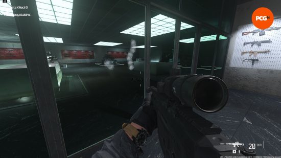 Warzone SOA Subverter: uma pessoa segurando uma arma, olhando para um painel de vidro com buracos de bala.