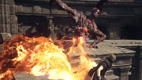 Data de lançamento do Dragon's Dogma 2: Um drake pustulento ataca o Arisen com uma explosão de sopro de chamas, que pode muito bem ser um peão transformado e infectado com a praga do dragão.