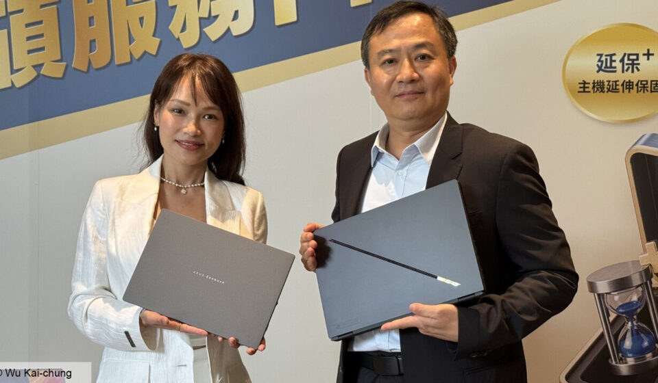 asus systems business general manager - liao ti-hsiang - right of image